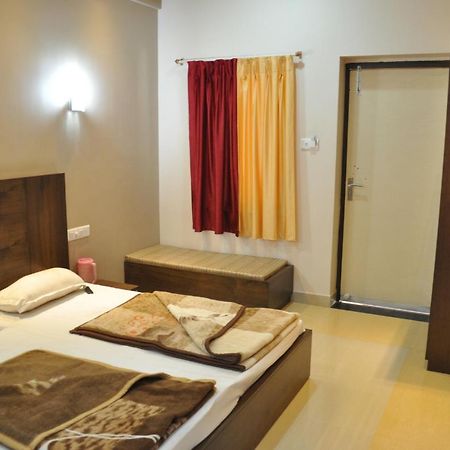 Hotel Oasis Mount Abu Ngoại thất bức ảnh
