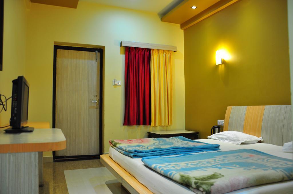 Hotel Oasis Mount Abu Ngoại thất bức ảnh