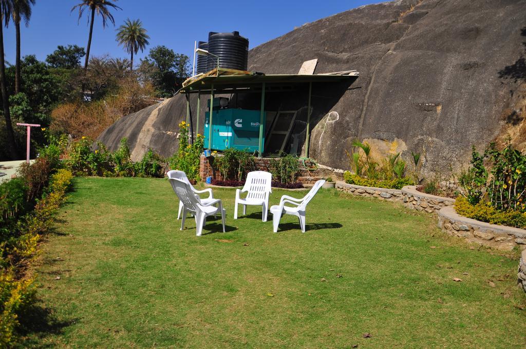 Hotel Oasis Mount Abu Ngoại thất bức ảnh
