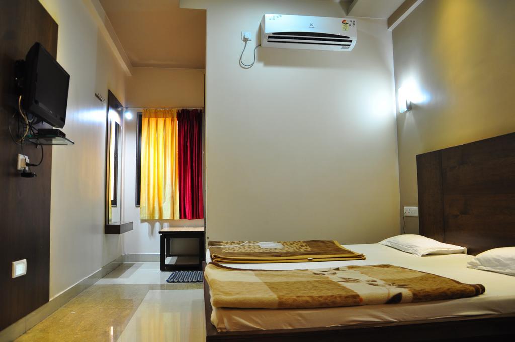 Hotel Oasis Mount Abu Ngoại thất bức ảnh