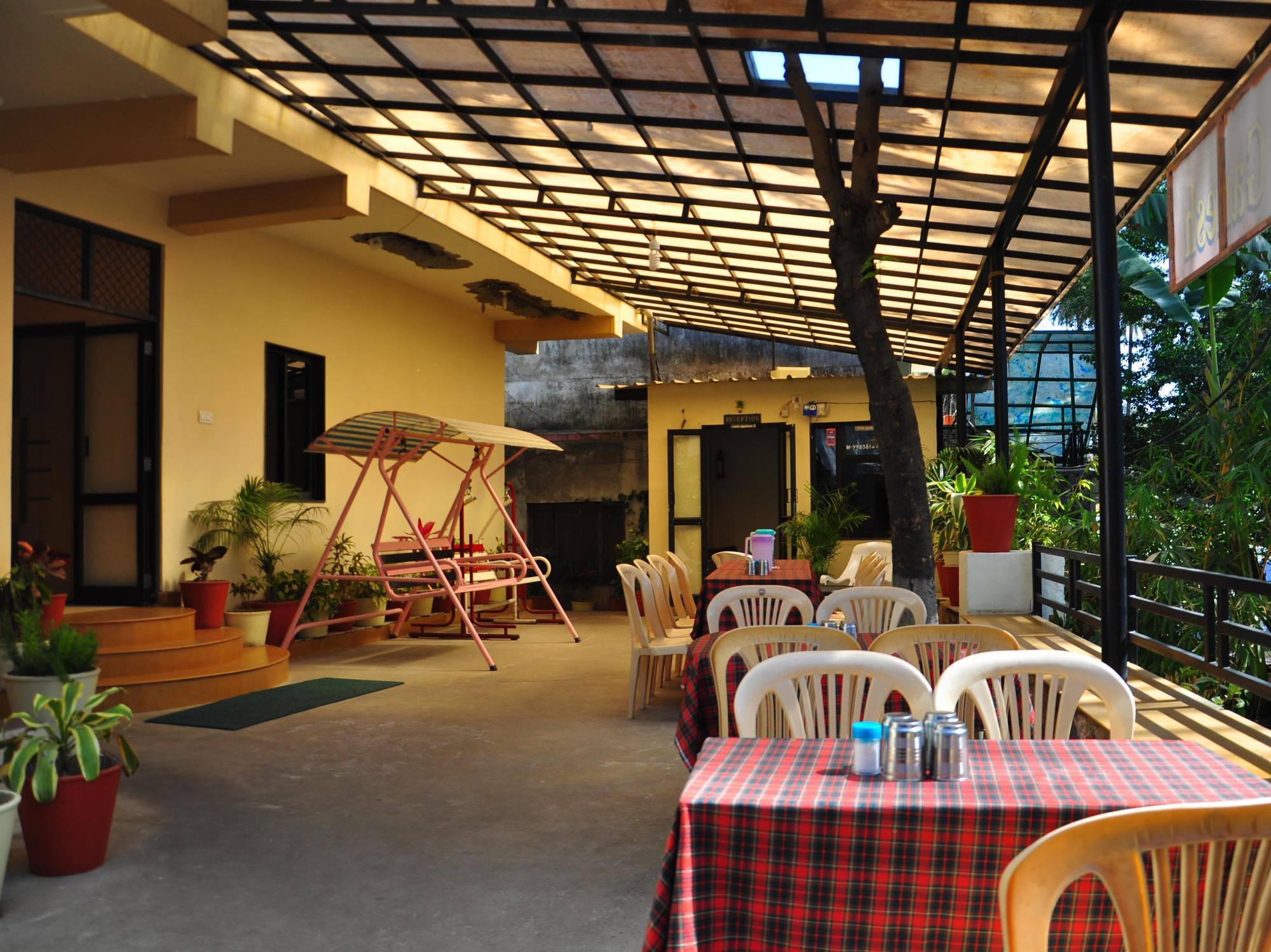 Hotel Oasis Mount Abu Ngoại thất bức ảnh