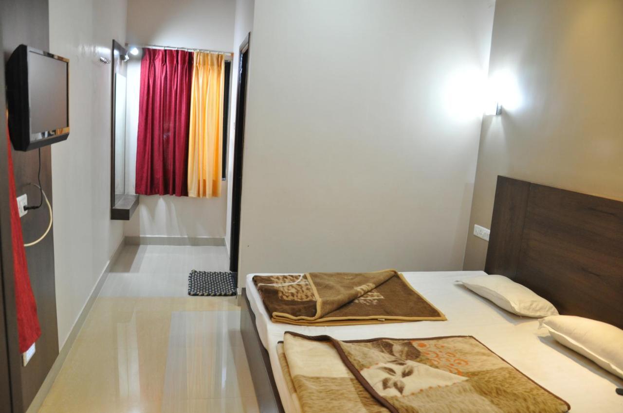 Hotel Oasis Mount Abu Ngoại thất bức ảnh