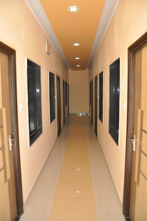 Hotel Oasis Mount Abu Ngoại thất bức ảnh